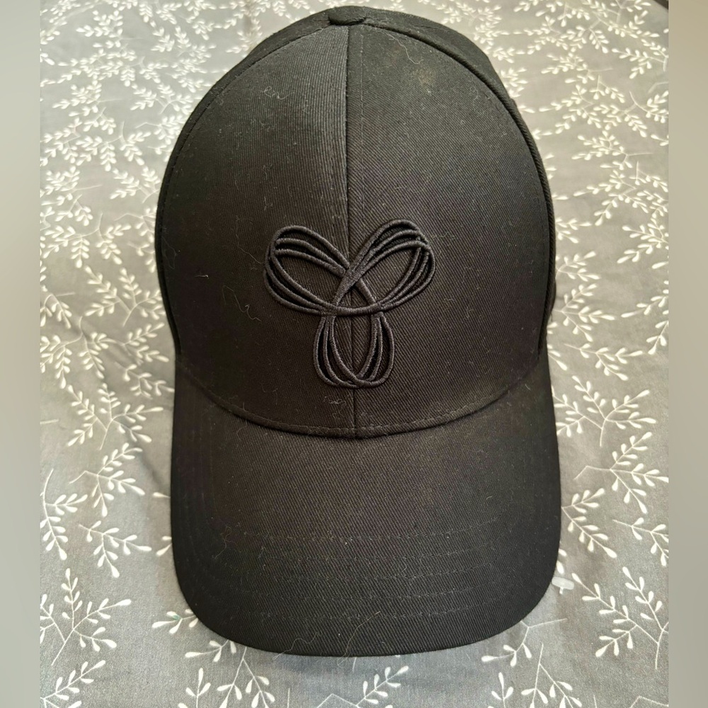 Aritzia TNA black baseball hat